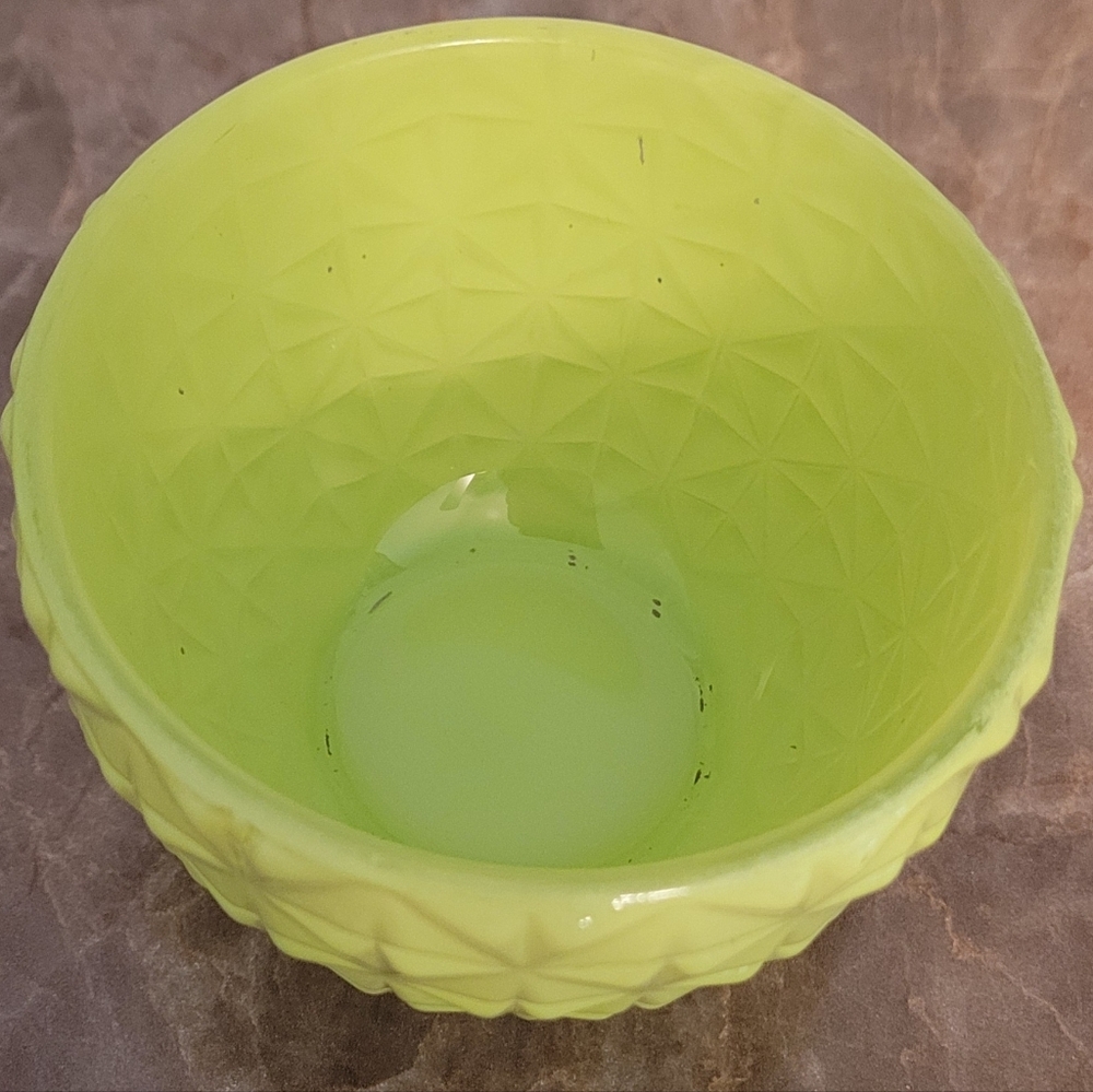 Lime Green Pineapple-Shaped Glass Container/ Trinket Dish - Picture 4 of 9